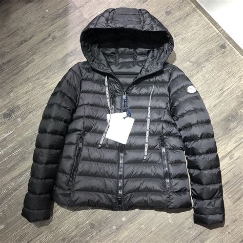 moncler hombre falso